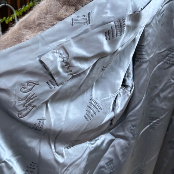 Natural real mink coat chest is approximately 45” - Picture 10 of 12